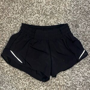 Black lululemon hotty hot shorts 2.5” size 2